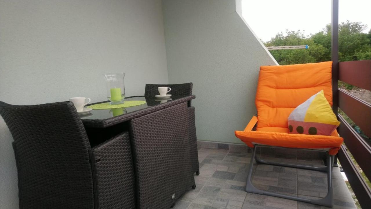 Mea Culpa Appartement Karlobag Buitenkant foto