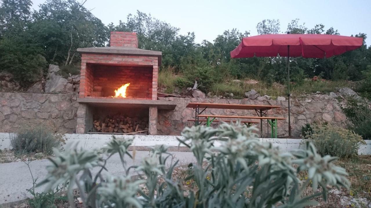 Mea Culpa Appartement Karlobag Buitenkant foto