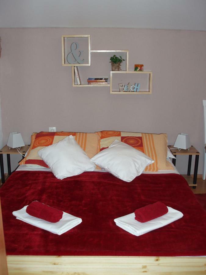 Mea Culpa Appartement Karlobag Buitenkant foto